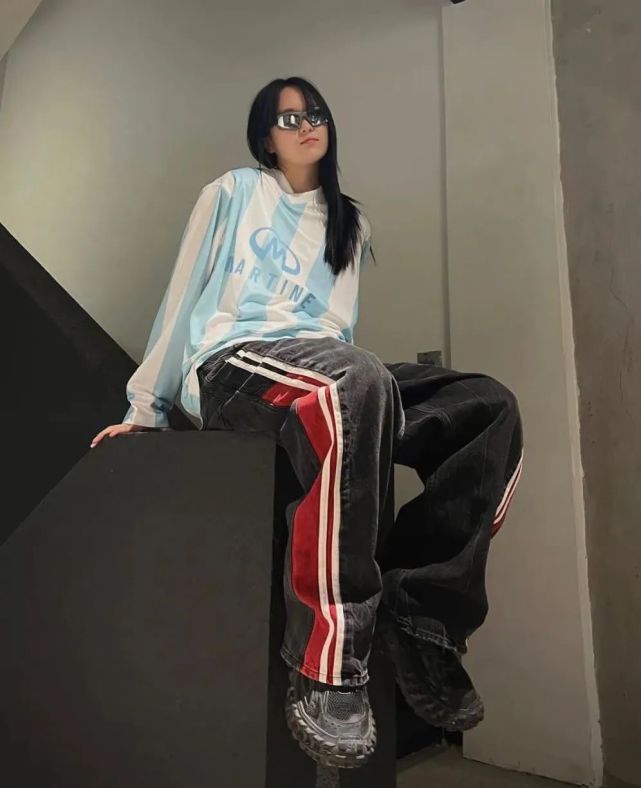 是誰讓女團newjeans的y2k美學影響世界