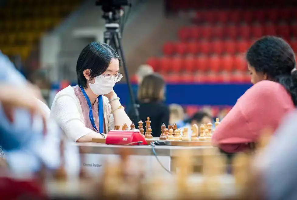 刷新历史！中国象棋姑娘夺冠，全网祝贺，2022体坛最后一金！中东网民评论东亚各国2022已更新(网易/今日)