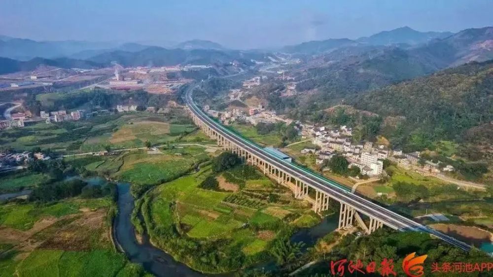 南丹至天峨高速田林至西林高速建成通车广西全面实现县县通高速公路