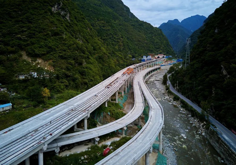 广平高速平武段九绵高速平武段12月30日通车均暂实行免费通行