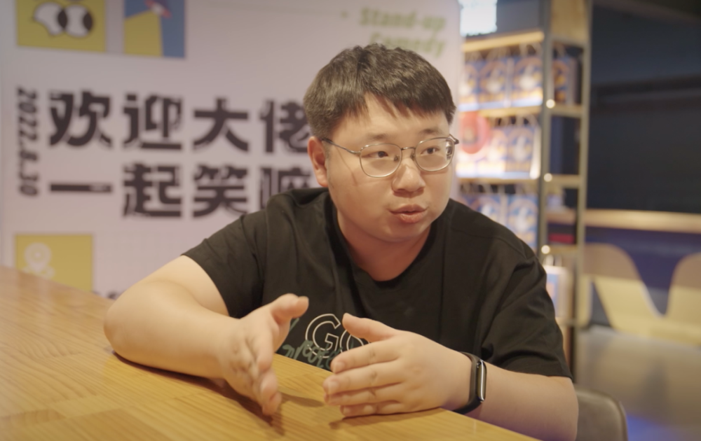 伟大导师伟大领袖伟大统帅伟大舵手_伟大著作里伟大近义词_伟大爷脱口秀