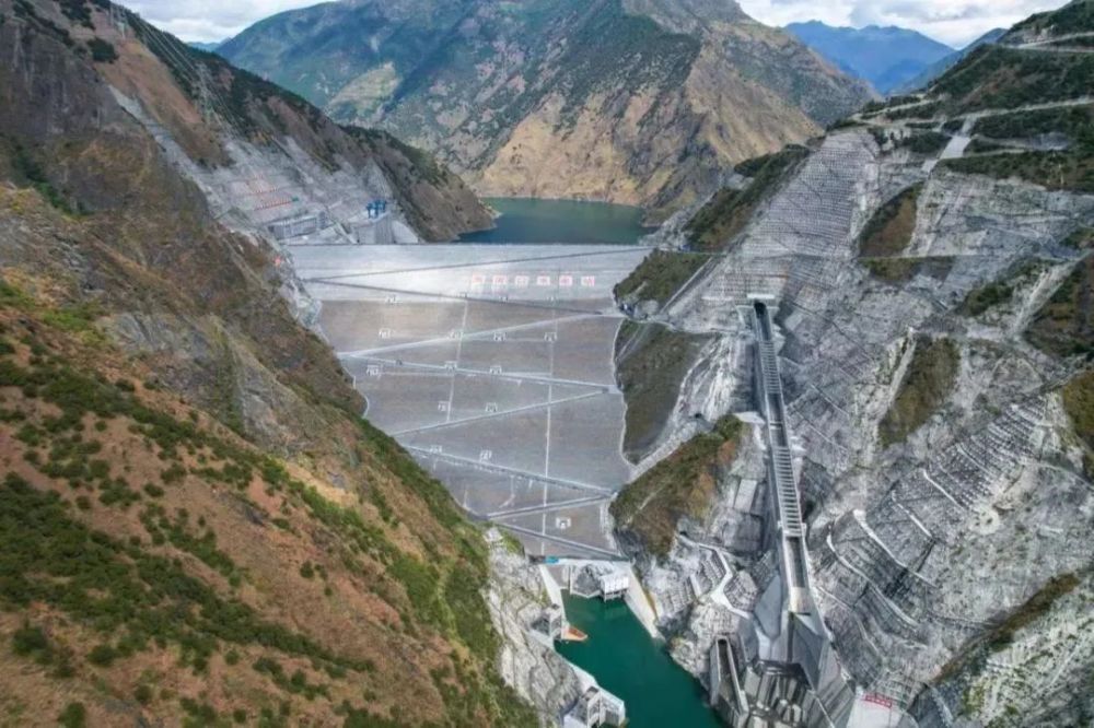 雅砻江流域水电开发有限公司董事长,党组书记祁宁春表示,两河口混蓄