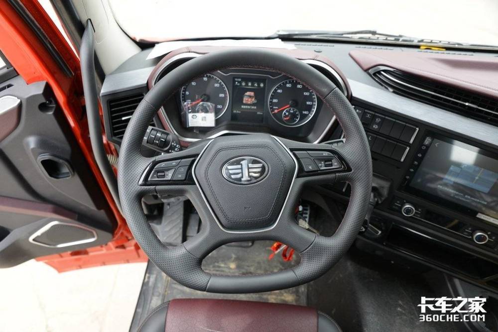 内饰大升级,这台解放j6p领航版3.0载货车还带amt,总速比仅2.