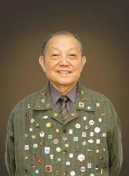 清华设计泰斗陈汉民逝世!曾设计多枚国家勋章及香港回归标志_腾讯新闻