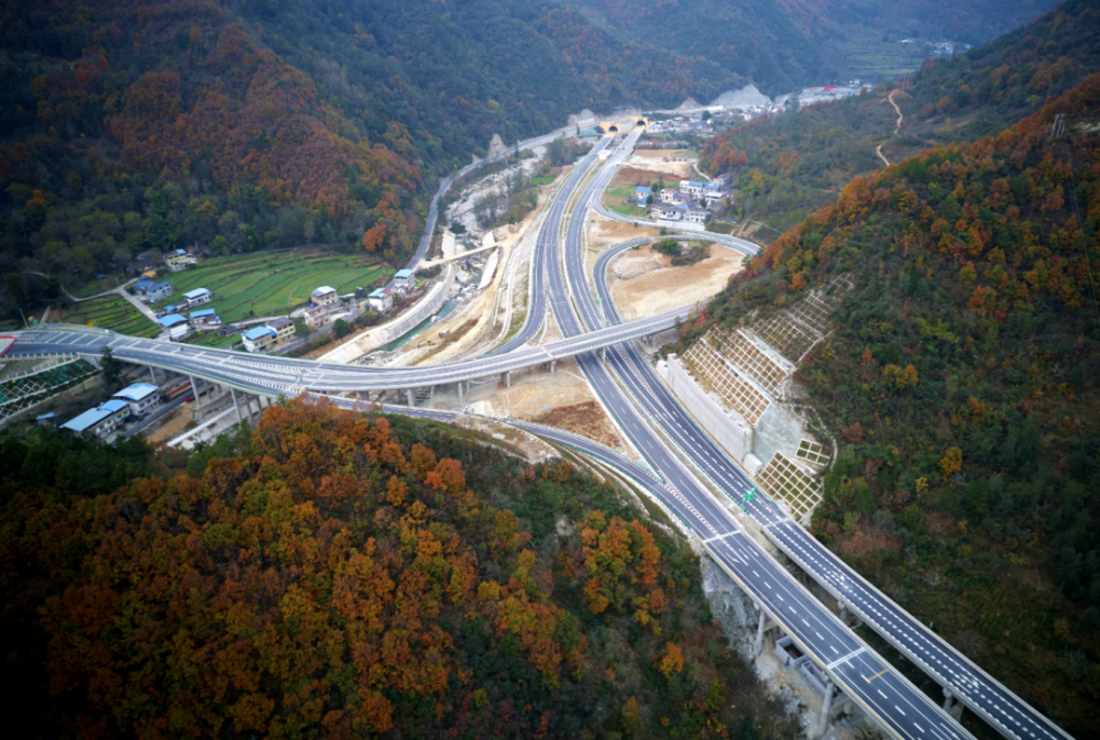 平武结束不通高速公路历史!