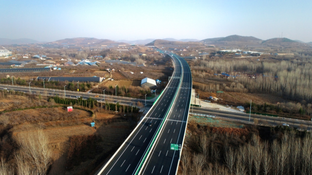 從濰坊市交通局獲悉,濟濰高速公路長深至濰日段通車後,濰坊全市高速