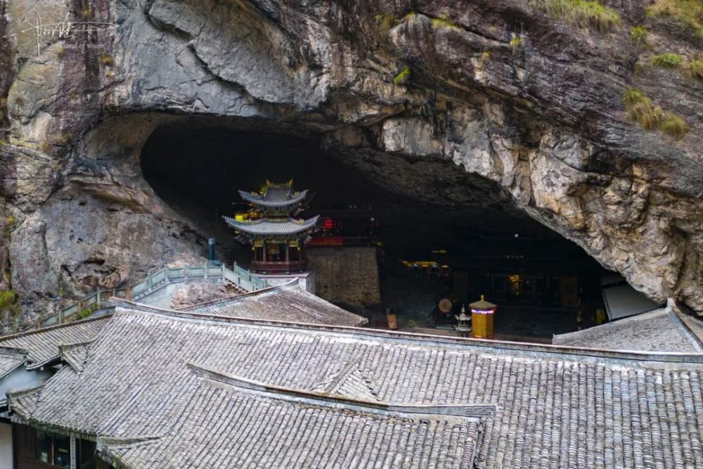 陶公洞虽被誉为天下第十二福地里面胡公殿的香火却尤其旺盛