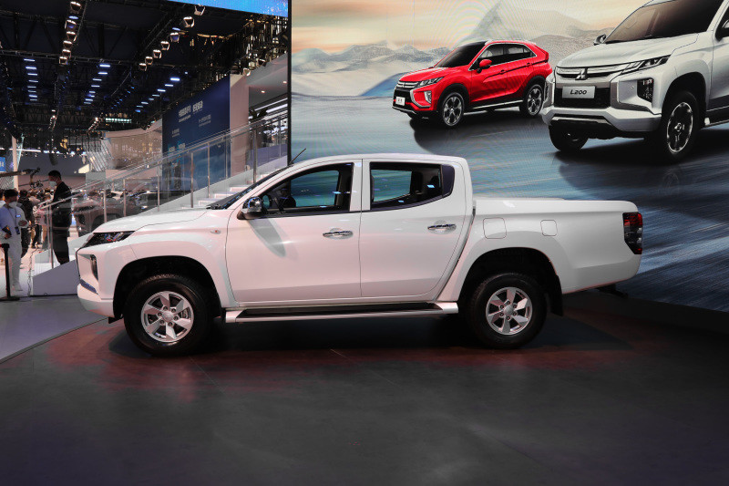 帕杰罗皮卡版广州车展实拍三菱l200