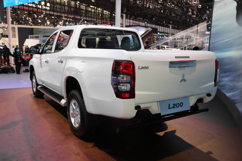 帕杰罗皮卡版广州车展实拍三菱l200