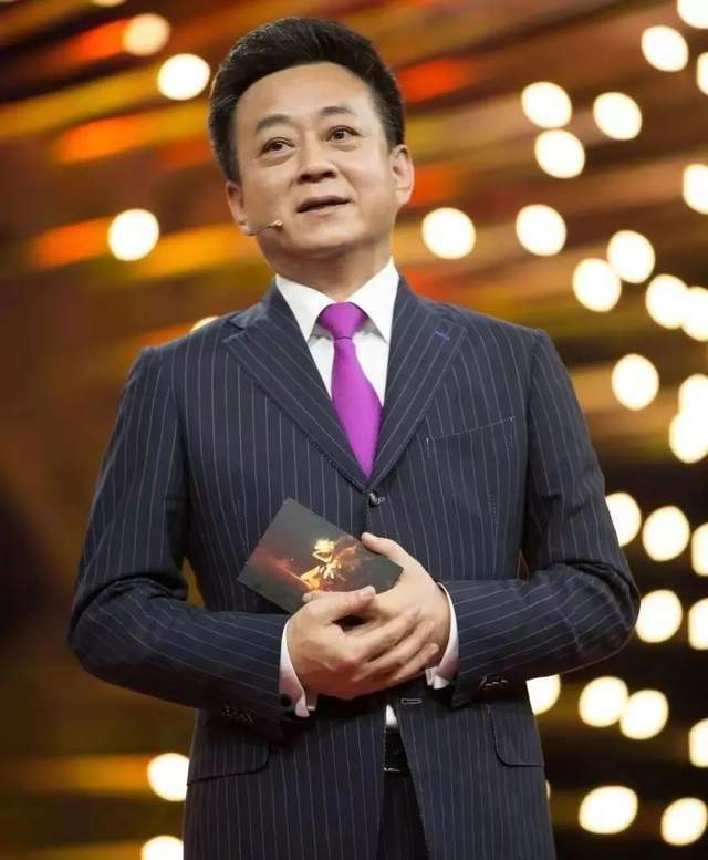 弦子疑远遁美国,朱军被证清白回央视,被耽误的黄金4年谁来还