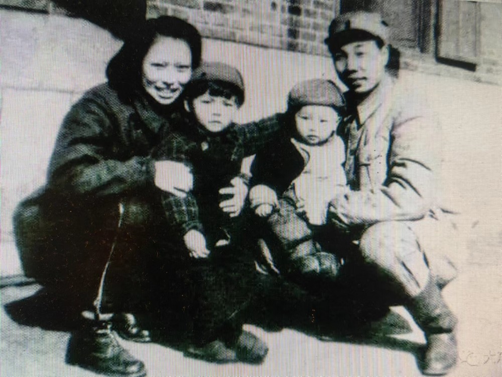 开国上将萧华夫人王新兰逝世,长征路上年龄最小的女红军之一,1955年