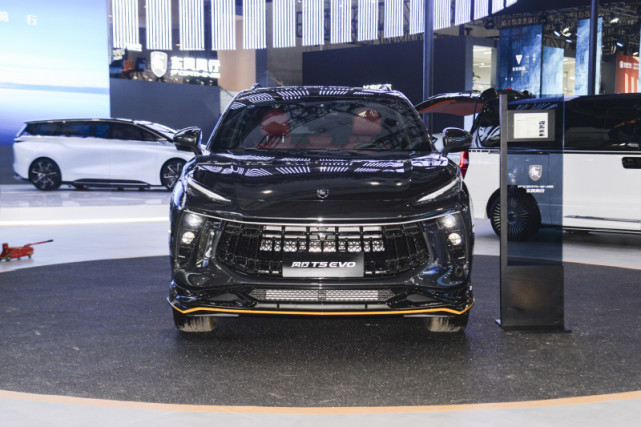 2022广州车展:风行t5 evo硬核灰车型亮相