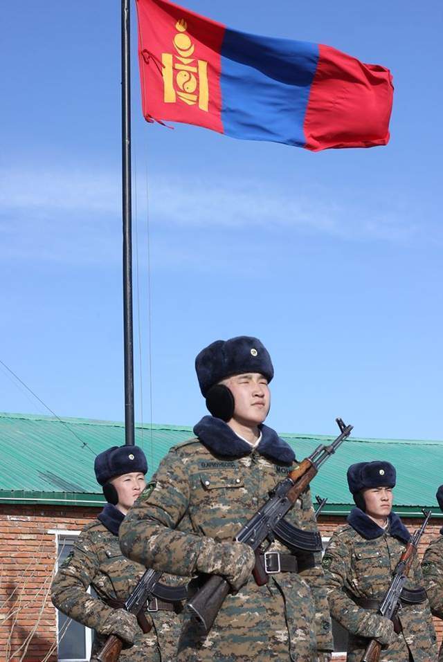 這位蒙古國蒙俄邊防站長名叫鐵木爾金少校.