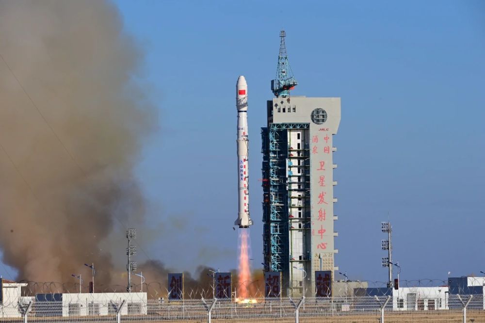 进行了该箭的首飞工作,这是本年度酒泉卫星发射中心的第25次发射,也是