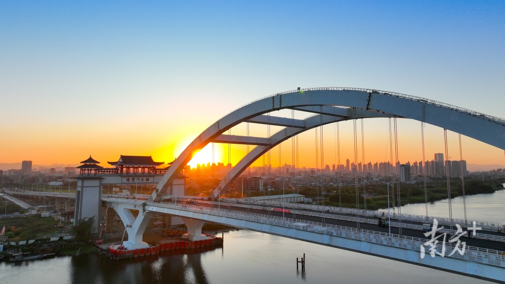 介于已建成的梅东大桥与榕东大桥之间,为连接揭阳市揭东区与榕城区的