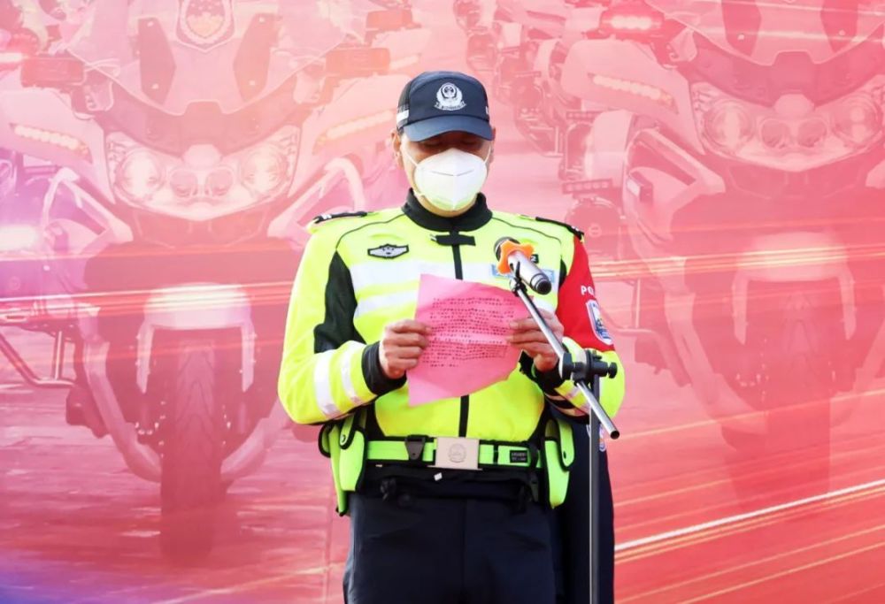 龙岩市公安局正式启动交警铁骑快速勤务模式