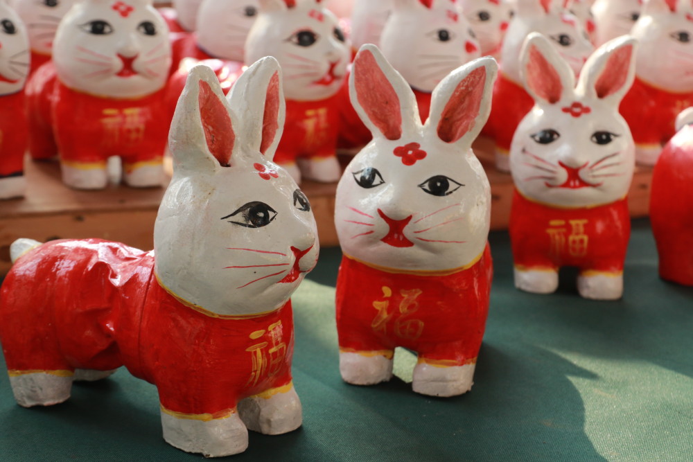 高密:泥塑创作迎新年