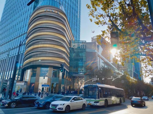 上海属于华东地区，是“长三角”的龙头城市，国际知名度还非常高_腾讯新闻