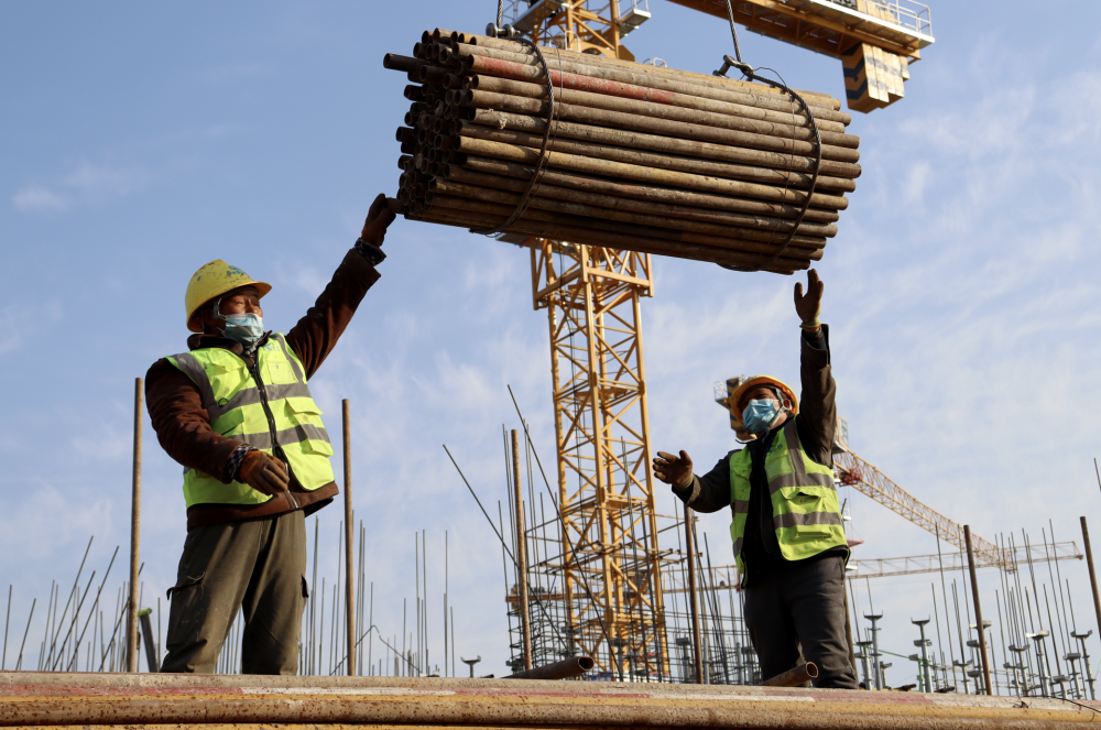 有这么一群人用辛勤劳动迎接新年的到来