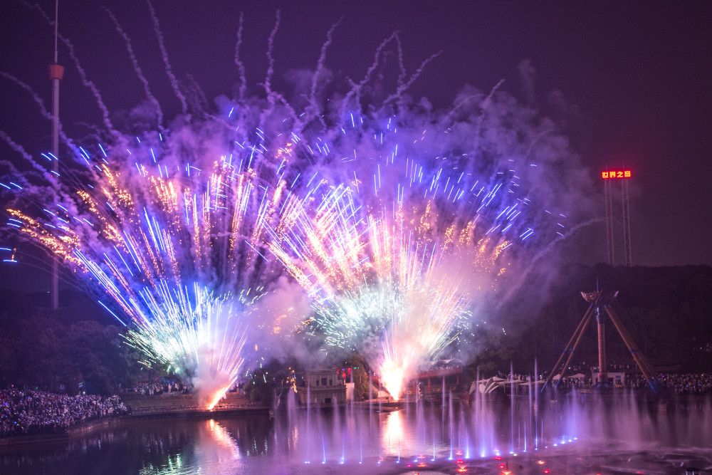 长沙世界之窗全景烟花秀璀璨跨年