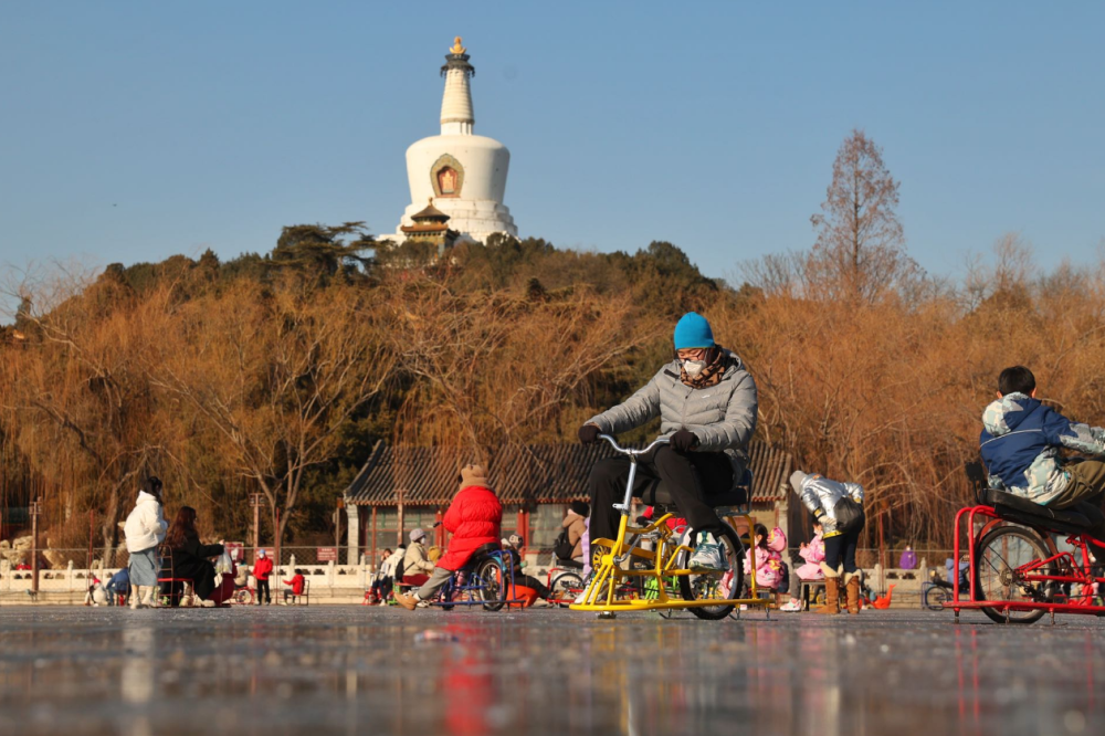 这才是京城冬天该有的快乐多图直击北海公园冰场