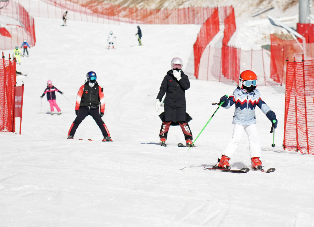 （体育）全民健身——滑雪运动乐享假期波比英语靠谱吗2023已更新(哔哩哔哩/微博)