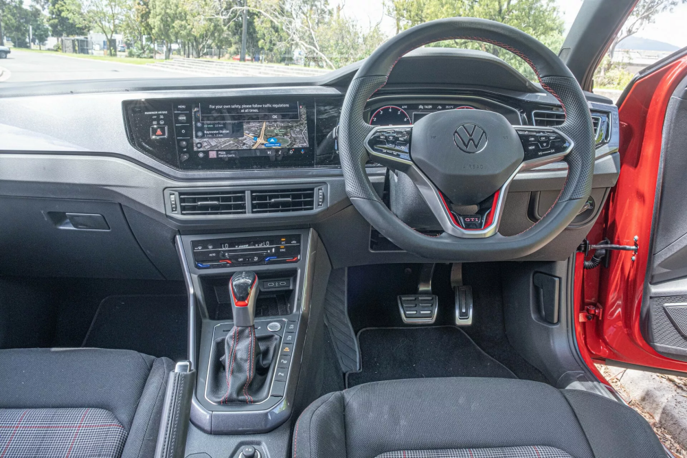 逐渐被国内市场遗忘的小钢炮,2022款大众polo gti大量实拍图发布_腾讯