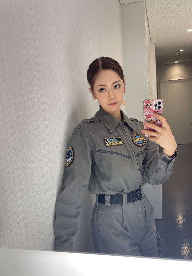 泽塔奥特曼看完洋子新年日常照后建议圆谷的化妆师切腹谢罪