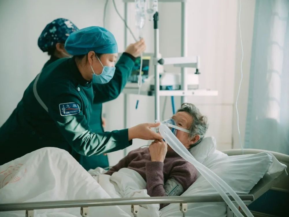 县城医院的艰难新年夜：只有3台呼吸机，“白肺”老人轮不上使用英文歌教程软件2023已更新(知乎/头条)