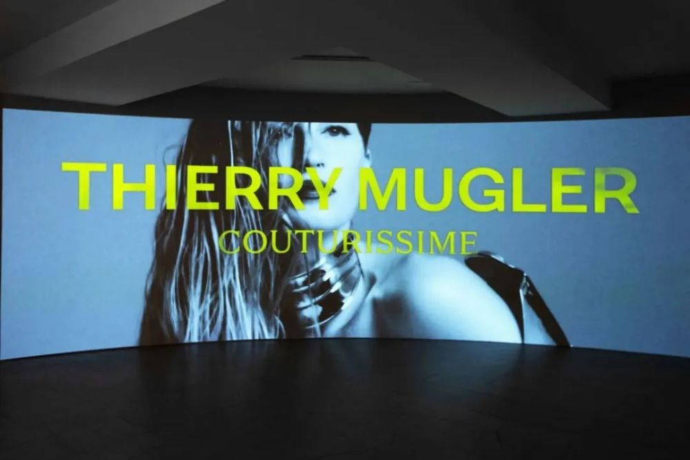 有生之年为自己做一场个人展览，ThierryMugler做到了600546中油化建2023已更新(微博/网易)