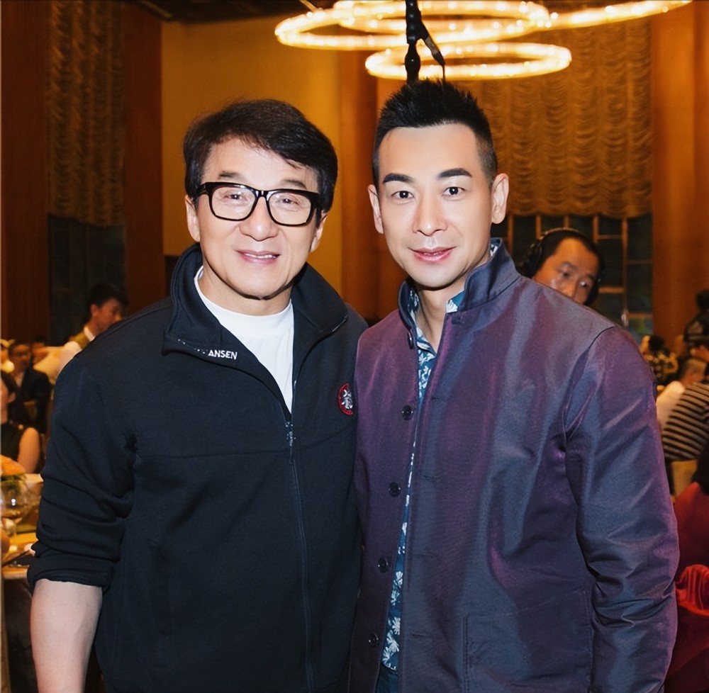兔年春晚二次联排众星像:成龙,赵文卓惊喜现身,沈腾进门先买药,5位