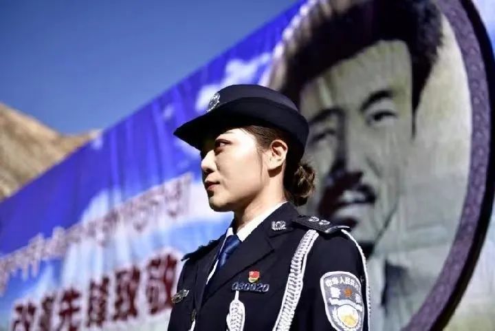 致敬警察节玉树公安诗歌朗诵作品展播康卓吉党旗引领警旗猎猎