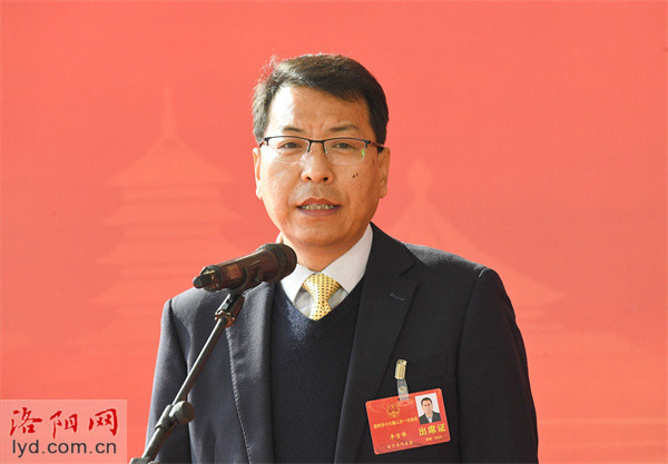 代表通道丨市人大代表李雪锋加强乡村寄宿制学校建设进