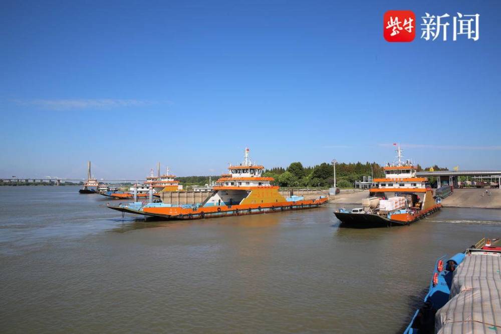 "南北交通枢纽"再现忙碌,镇扬汽渡迎来渡运"小高潮"_腾讯新闻