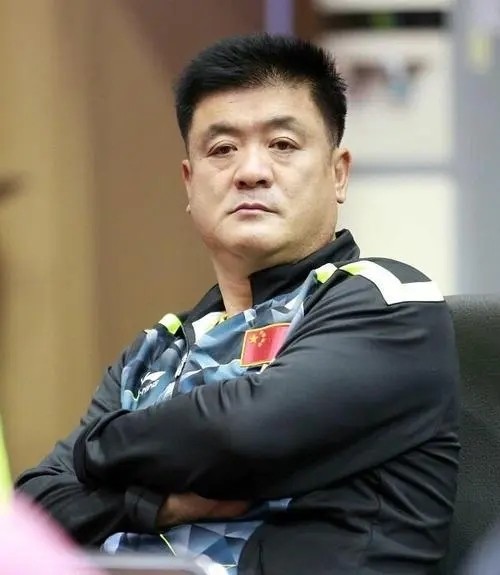 官宣！国乒24名教练名单公布，陈梦王曼曼结束散养，双向选择开始叽里呱啦英语2023已更新(头条/哔哩哔哩)