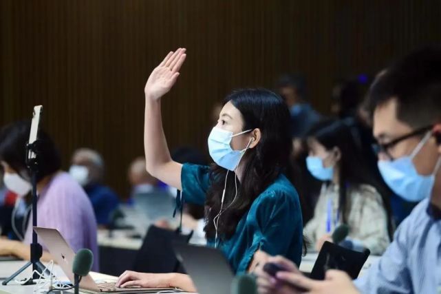 中国新闻社记者张素征途漫漫惟有奋斗