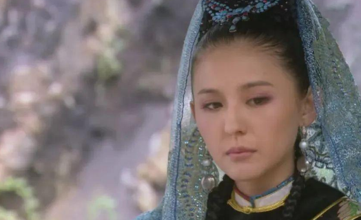 《甄嬛传》:驯马女出身的叶澜依,为什么会嫌浣碧身份卑微?