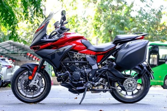 试驾奥古斯塔turismoveloce800