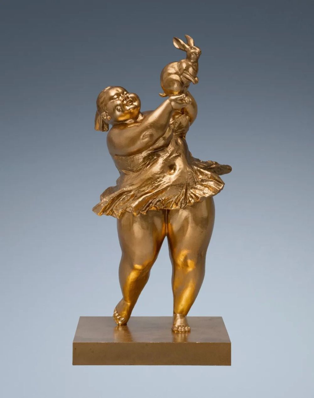 美好如期而至许鸿飞雕塑作品在南航明珠休息室艺术空间展出