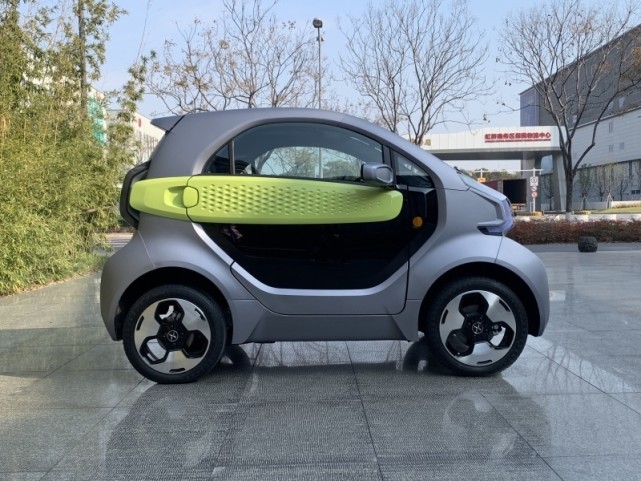 xev yoyo实车亮相 双座微型电动车/3d打印个性定制