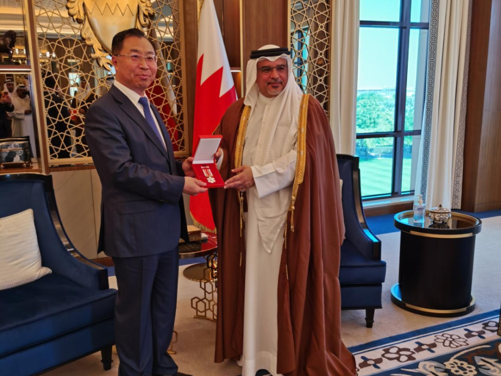 巴林王国王储兼首相萨勒曼接见国药集团董事长刘敬桢_腾讯新闻
