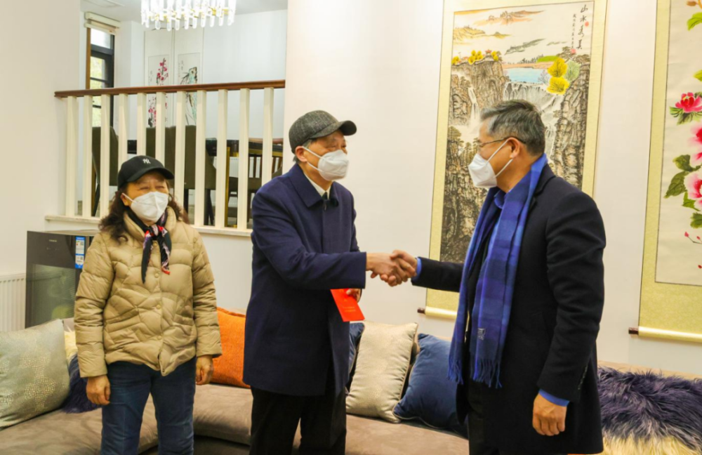 家访期间,马森述先后到江西省纪委原副书记陈发芳,省监委委员徐华平