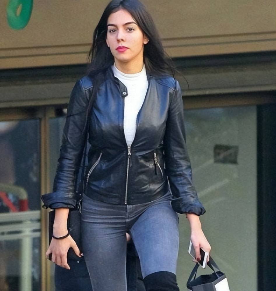 乔治娜越来越像卡戴珊了c罗女友曾经很清纯如今走了另类路线