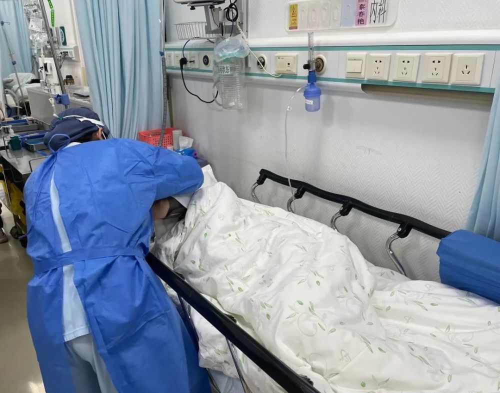重症患者救治出现向好态势！记者探访北京友谊医院——哈萨克斯坦空难飞机型号2023已更新(知乎/新华网)
