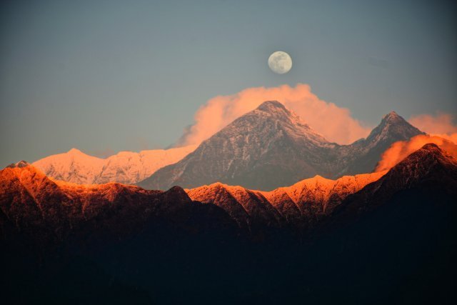 大理苍山负雪明烛天南