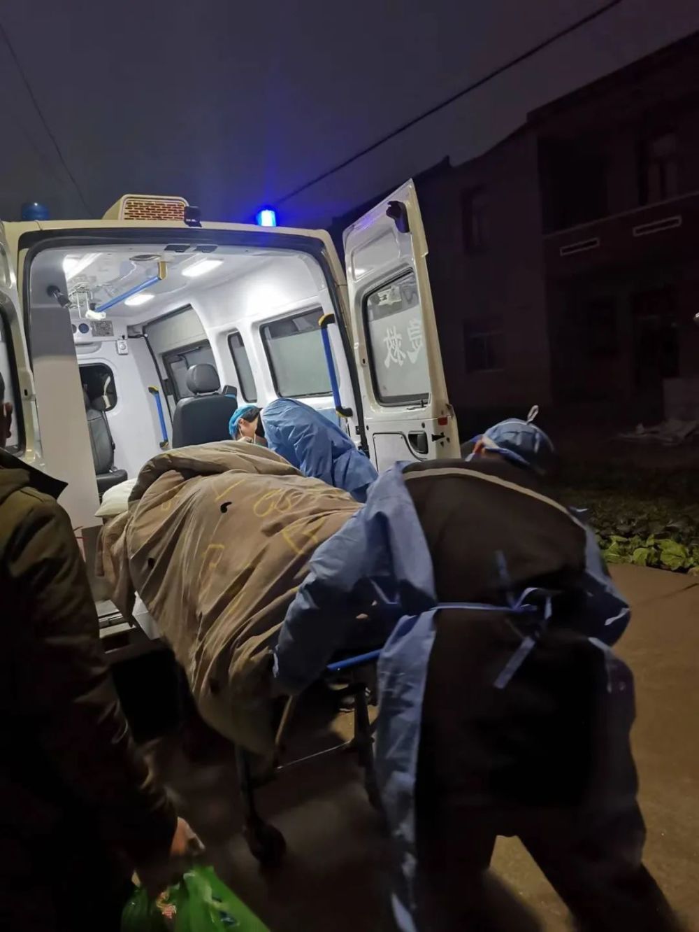 启东市120呼救电话"爆单",刷新历史纪录!_腾讯新闻