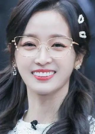 吴宣仪被吐槽龅牙烤瓷牙审美能不能放过女明星