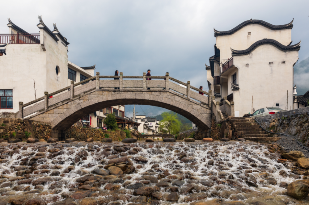 上垟镇源底村是龙泉市传统历史文化底蕴最为深厚的村落之一,自古以来