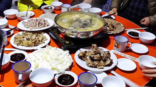 云南广大山区掀起杀猪热潮 异乡游子念念不忘年度杀猪饭_腾讯新闻