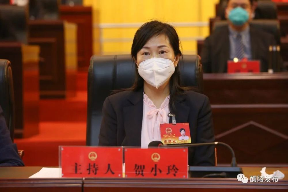 贺小玲讲话表示,决战决胜"千亿时代"是历史和时代赋予我们的光荣使命.